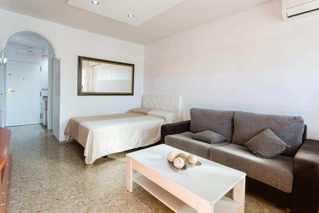 Love Centre Torremolinos Exterior photo
